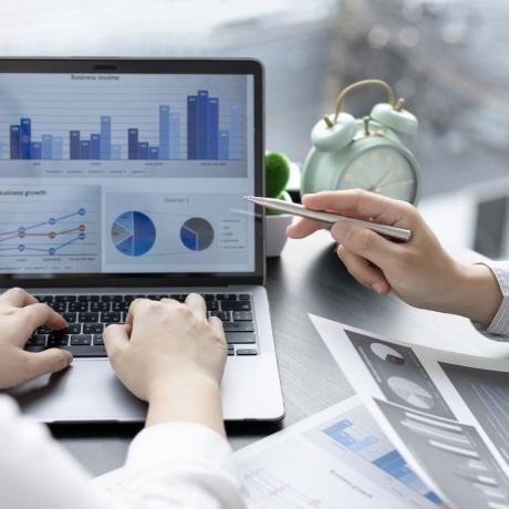 What Is GDPR? Here’s A Crash Course For Beginners And Business & Company Owners cover picture