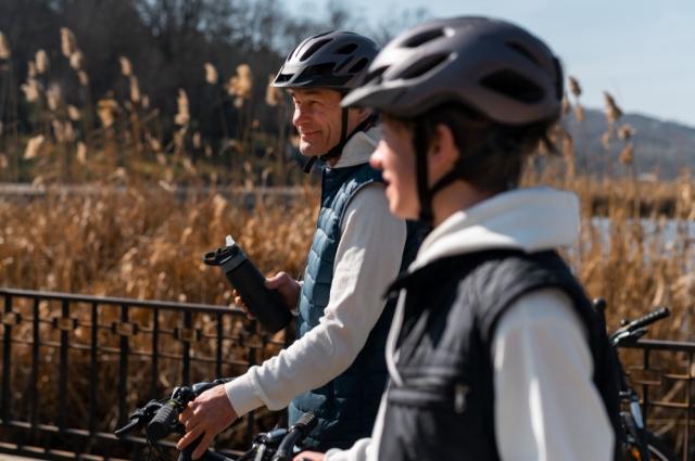 Long Range Electric Bikes: Your Guide to Cross Country Travel cover picture