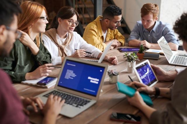 How Your Business Can Benefit From a Digital Workplace cover picture