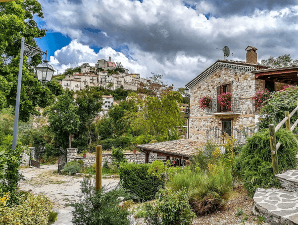 Abruzzo: A Journey Not to Be Missed cover picture