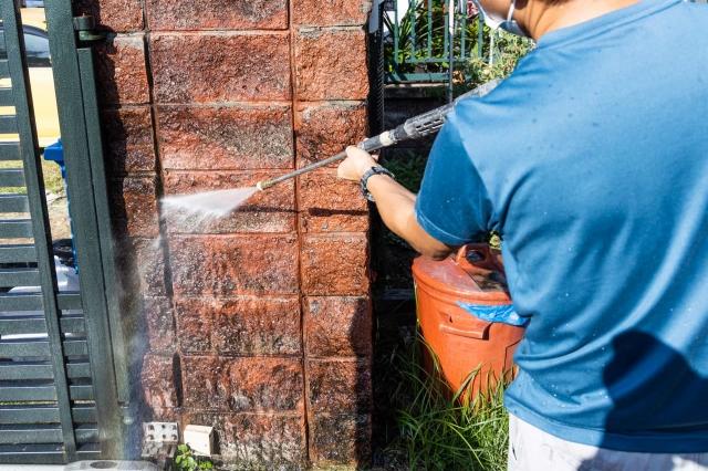 7 Ways Pressure Washing Protects Your Home’s Exterior cover picture