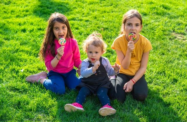 7 Foods a Pediatric Dentist Warns Can Harm Your Child’s Teeth cover picture
