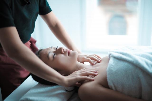 7 Factors That Determine How Frequently You Should Get a Therapeutic Massage cover picture