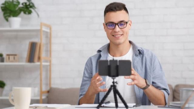 7 Proven Tips to Make Your Videos Look Professional & More Engaging cover picture