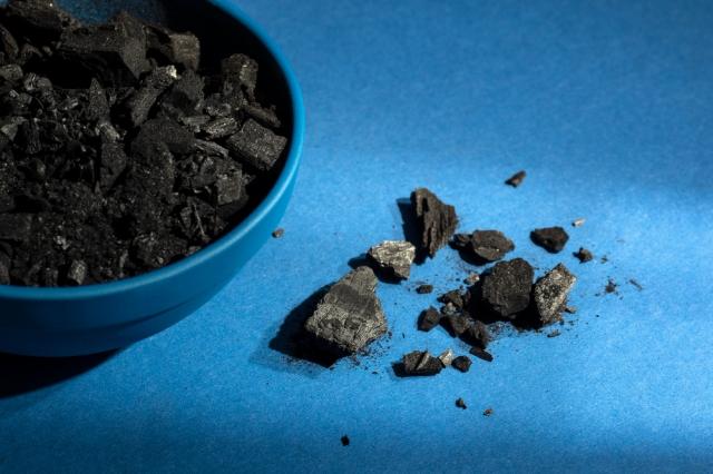 Understanding the Advantages of Anthracite Coal in Water Filtration cover picture