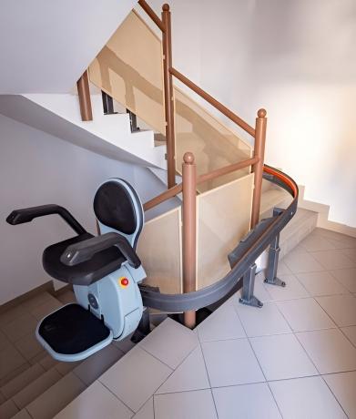 Selling Your Stairlift: The Step-By-Step Guide To Cash In For Your Lift cover picture