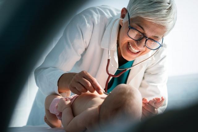 7 Reasons a Newborn's Pediatrician Visit Matters More Than You Expect cover picture
