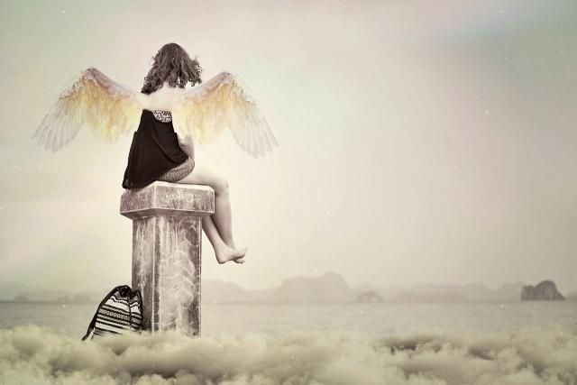 5 Telltale Signs Your Guardian Angel Is Watching Over You cover picture