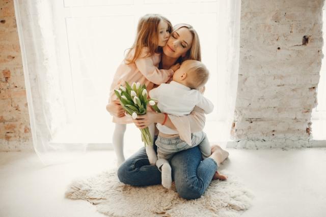 Mother's Day: Origin, Date, Symbols... cover picture