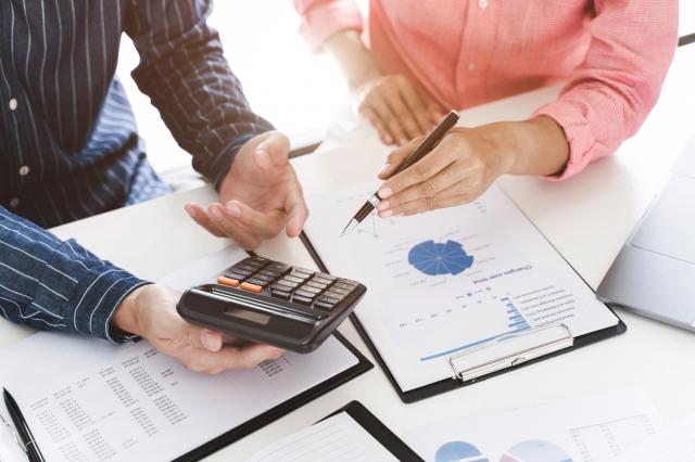 10 Signs Your Business Needs a CPA for Doing Taxes cover picture