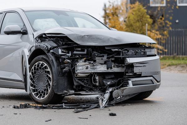 The Immediate Steps to Follow After Losing a Loved One in a Car Accident cover picture