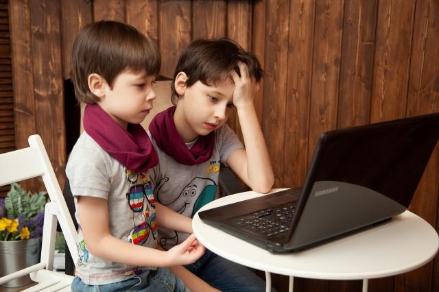 How Coding for Kids Promotes Logical and Critical Thinking cover picture