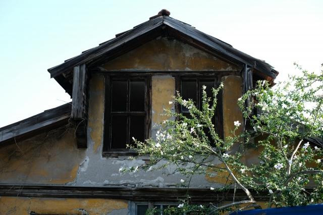 Sell Fire-Damaged House Swiftly With Cash Payment Now cover picture