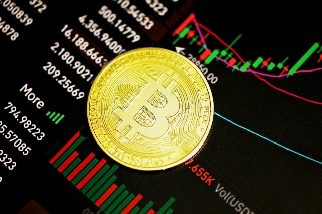 How Do Supply and Halving Cycles Influence Bitcoin’s Valuation? cover picture