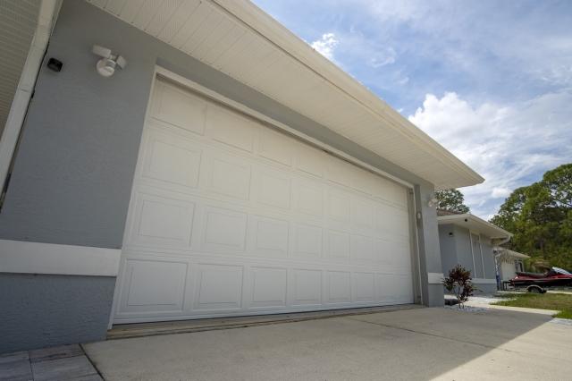 Garage Door Openers: Features To Look For Before You Buy cover picture