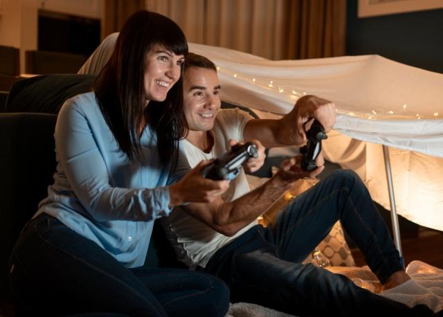 Game night fun ideas for adults to spice up your weekend gatherings cover picture
