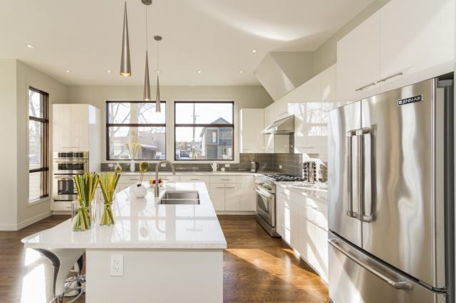 Choosing a Glass Splashback in your Kitchen Offers Numerous Environmental Benefits cover picture