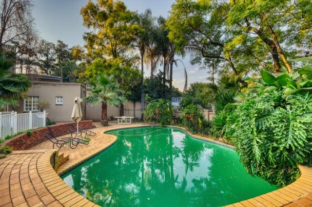 3 Signs It's Time to Sell a Pool Service Business to a Franchise cover picture