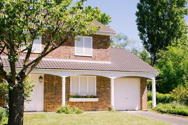 Divorcing in Athens? Sell Your Home Fast, Split Equitably cover picture