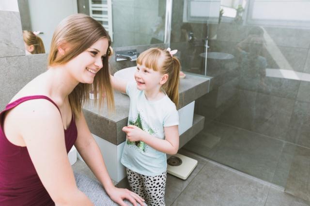 Benefits of Installing Frameless Glass in Modern Bathrooms cover picture