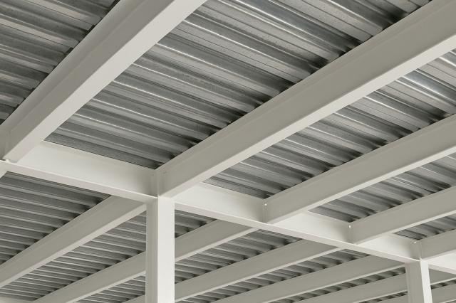 Making the Right Material Call: Steel Decking vs. the Traditional Alternatives cover picture