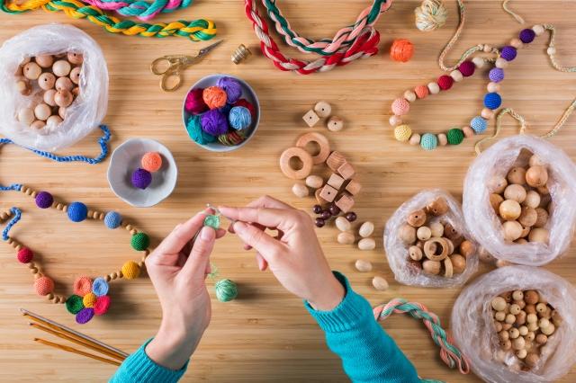 Easy DIY Bead Jewelry Projects for Beginners cover picture