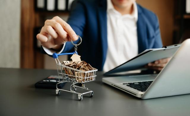 Tools Every E-Commerce Brand Needs to Succeed cover picture