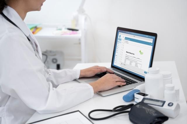 The Ultimate Guide to Online Prescription Refill cover picture