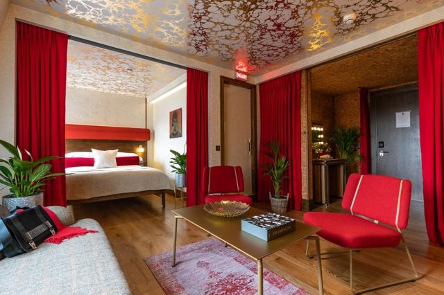 Your London Hub: Unpacking the Appeal of Hotels Near St Pancras cover picture