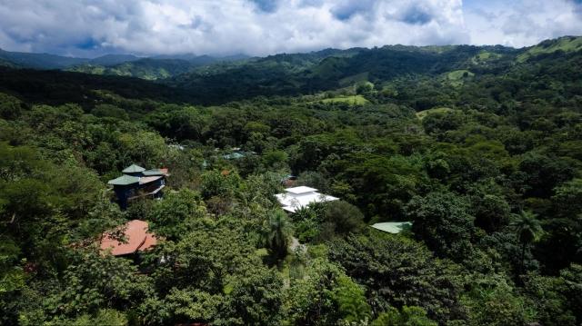 Your Guide to Living in a Gated Community in Costa Rica cover picture