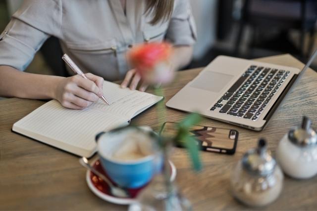 6 Flexible Freelance Jobs for Aspiring Writers cover picture