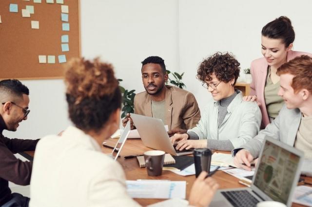 6 Big Benefits of a Contract Management System cover picture