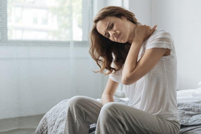 How to Sleep Better with Neck Pain: Top 7 Expert Tips cover picture