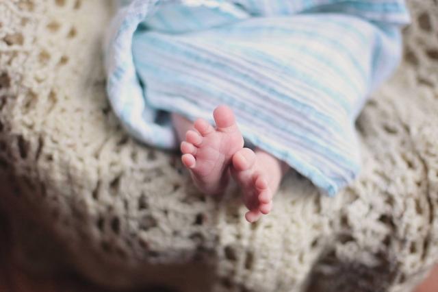 The Ultimate Guide to Choosing the Right Baby Blanket for Your Child cover picture