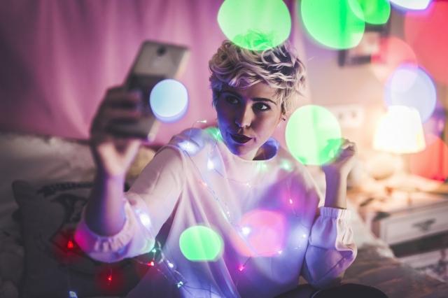 The Science of Attraction: What Makes an Online Profile Eye-Catching? cover picture