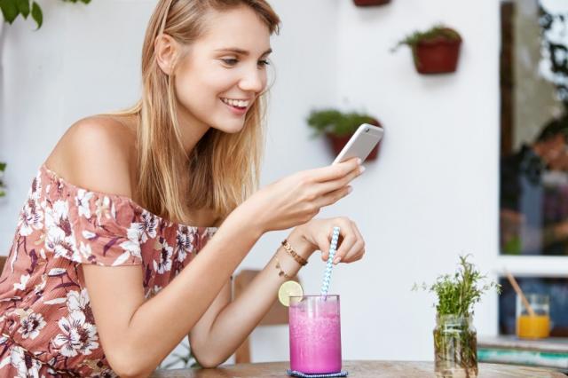 Online Cocktail Making: A Comprehensive Guide cover picture