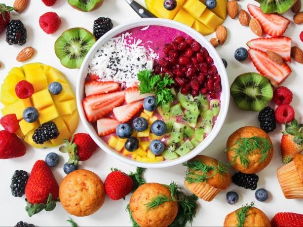 How To Freeze And Store Fruit cover picture