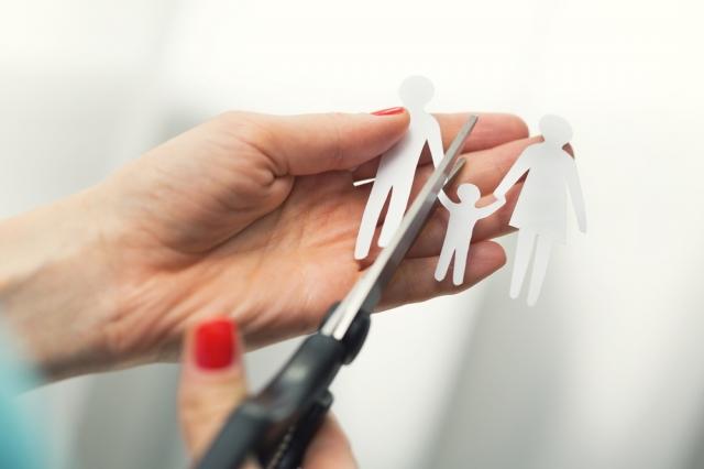 Navigating Custody Battles in the Digital Age: Finding Solace and Support in Social Media cover picture