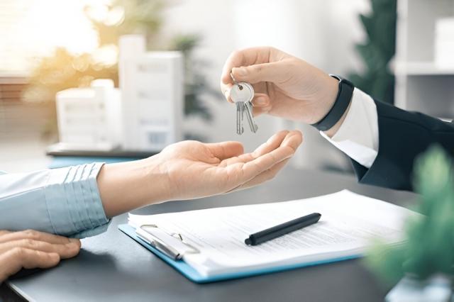 What Does an Estate Agent Actually Do? cover picture