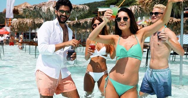 how to decorate for summer parties cover picture