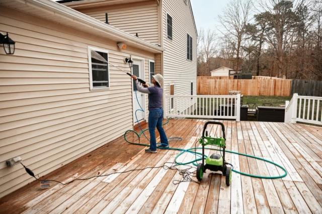 The Ultimate Guide to House Washing: Tips and Techniques for a Pristine Home cover picture