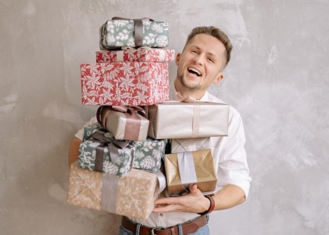 Top 10 Unique Men's Gifts for Every Occasion: Finding the Perfect Present cover picture