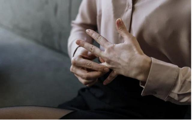 Top Advantages of Hiring a Divorce Mediator When Filing for Divorce cover picture