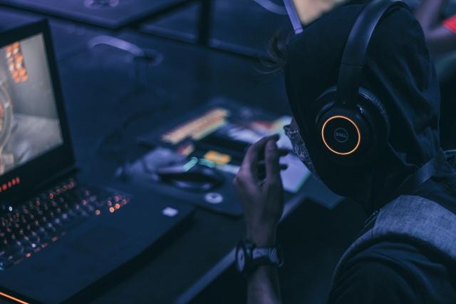 The Ultimate Guide to Buying a Gaming Laptop on a Budget cover picture