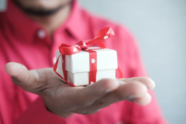The Power of Corporate Gifts in Strengthening Business Relationships cover picture