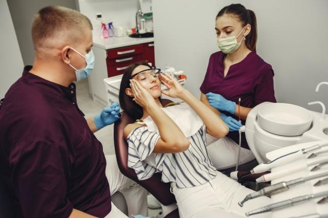Oral Surgeons 101: When a Specialist Is the Smartest Move cover picture