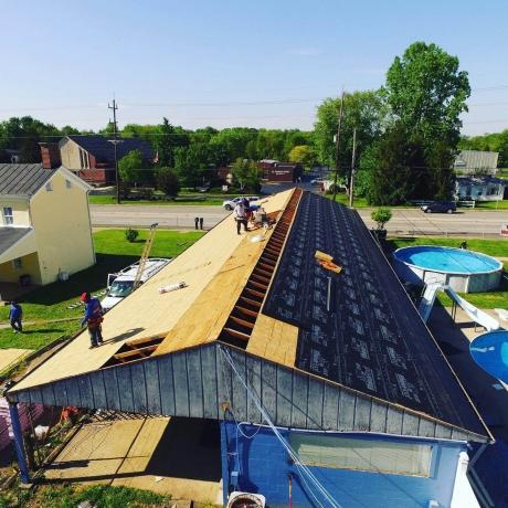 Your Ultimate Guide: What to Consider When Looking for a Licensed Roofer cover picture