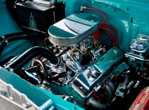 4 Tips for Choosing the Right Spark Plug Type for Your Equipment cover picture