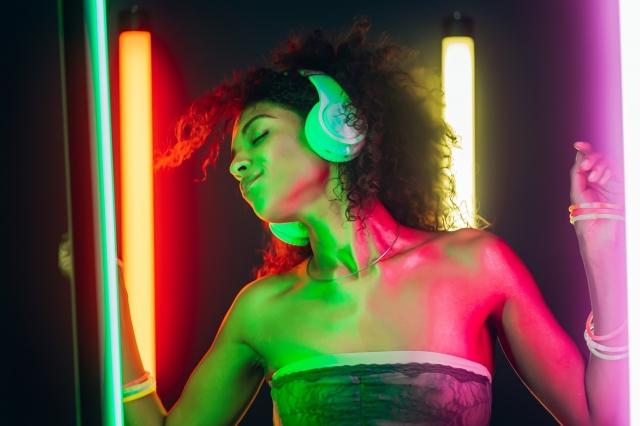 The Best Silent Disco Tracks To Get You Moving cover picture
