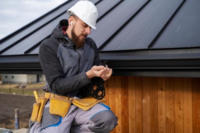 How to Protect Yourself from Roofing Scams cover picture